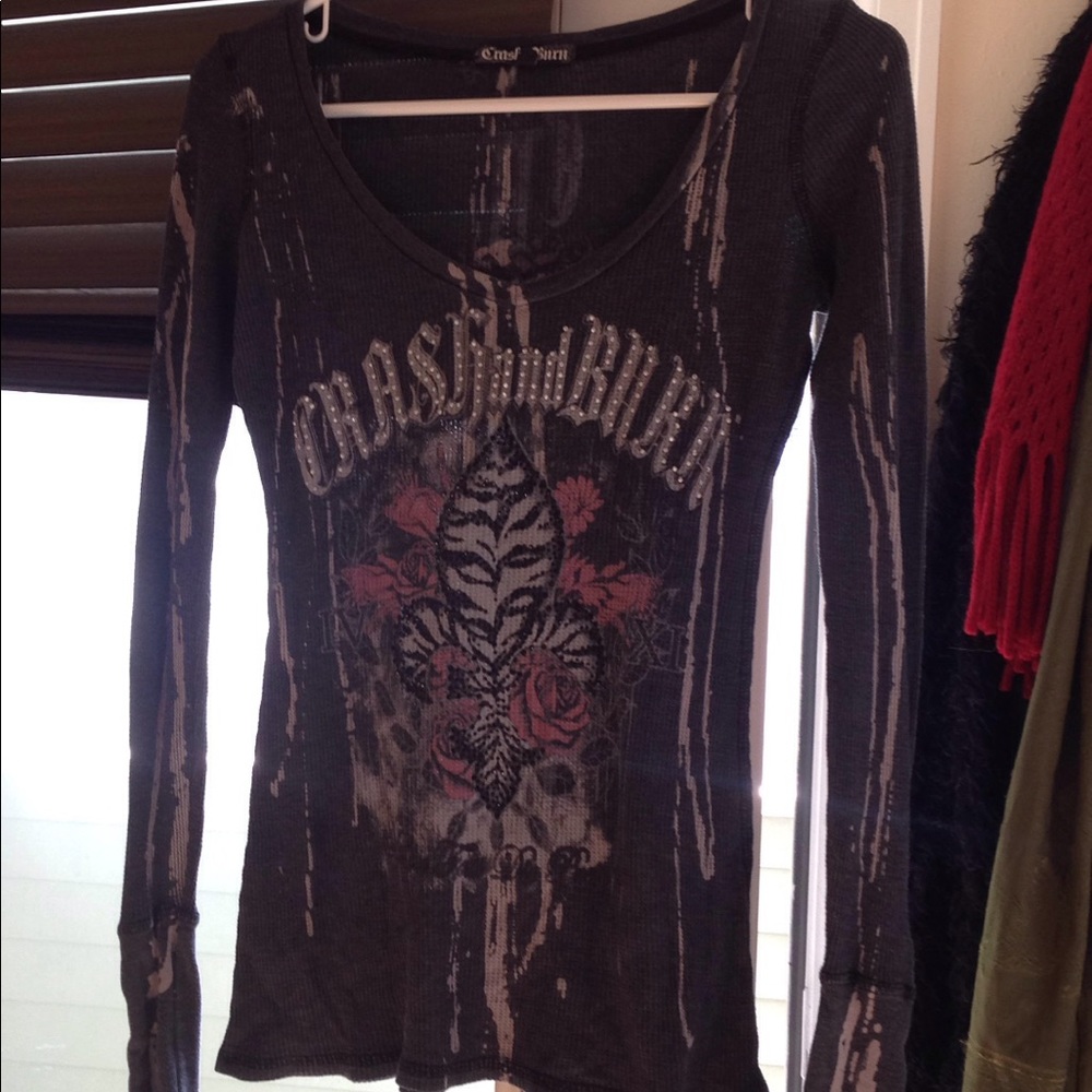 Cute v neck top!
